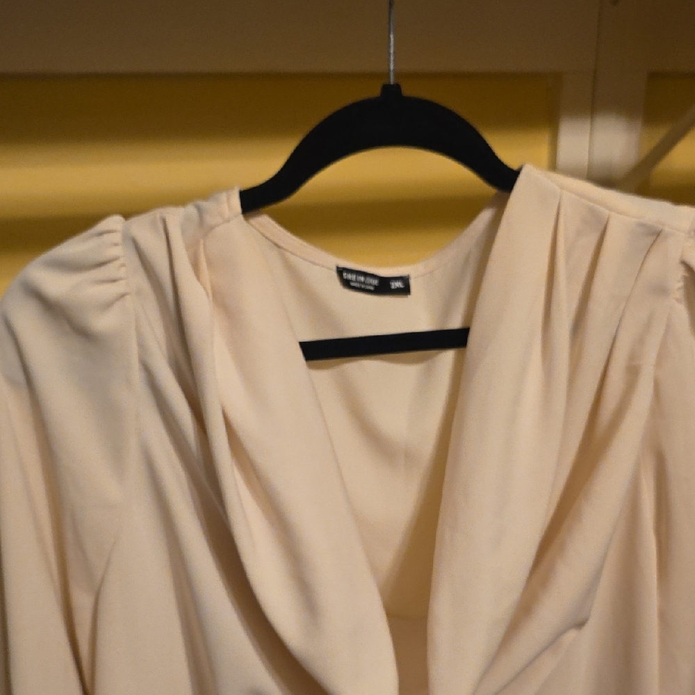 Elegant Beige Blouse by Shein Curve - Picture 4 of 7